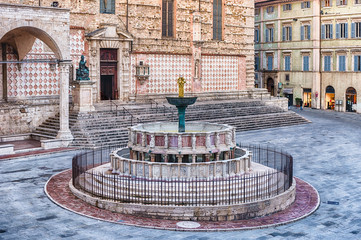 Fototapete - View of Fontana Maggiore, scenic medieval fountain in Perugia, Italy