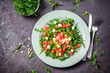 Saftige Wassermelone Salat mit Rucola und Feta käse