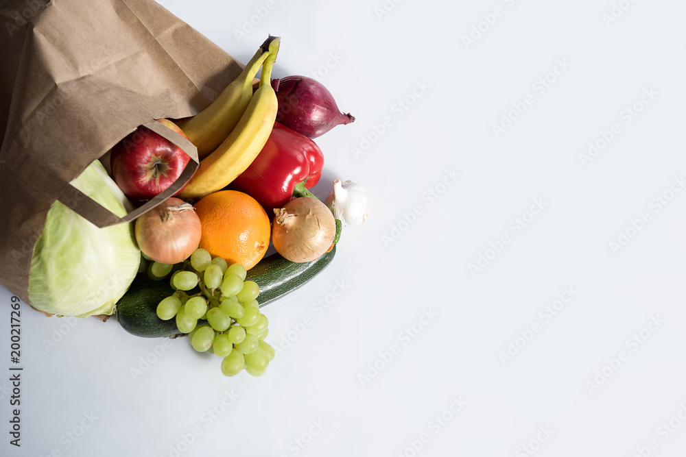 Obraz na płótnie Warzywa i owoce w torbie w salonie