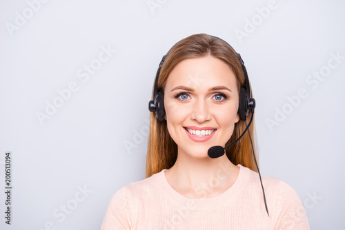 Cuadros en Lienzo Close up portrait of cheerful smart clever confident focused pretty responsive e