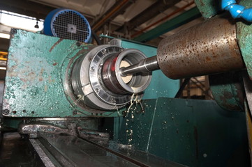 Internal grinding of a hole with cooling on a machine tool at a machine building plant