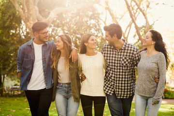 Wall Mural - Friends at the park