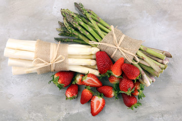 Wall Mural - White and green asparagus with strawberries