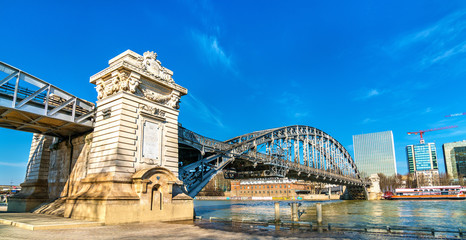 Wall Mural - Viaduc d'Austerlitz, a metro bridge across the Seine in Paris