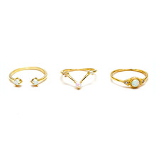 Delicate Gold Ring With Gem