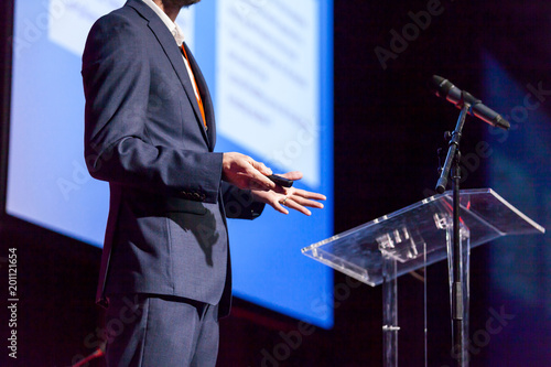 Fotografía Speaker at business conference or presentation