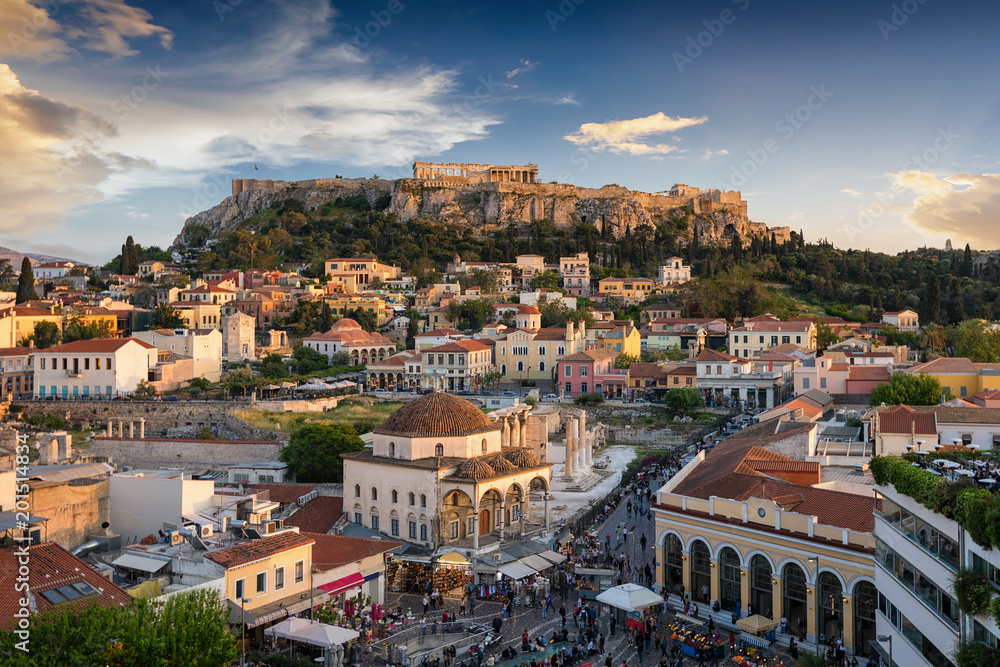Obraz na płótnie Die Altstadt Plaka und die Akropolis von Athen, Griechenland, bei Sonnenuntergang w salonie