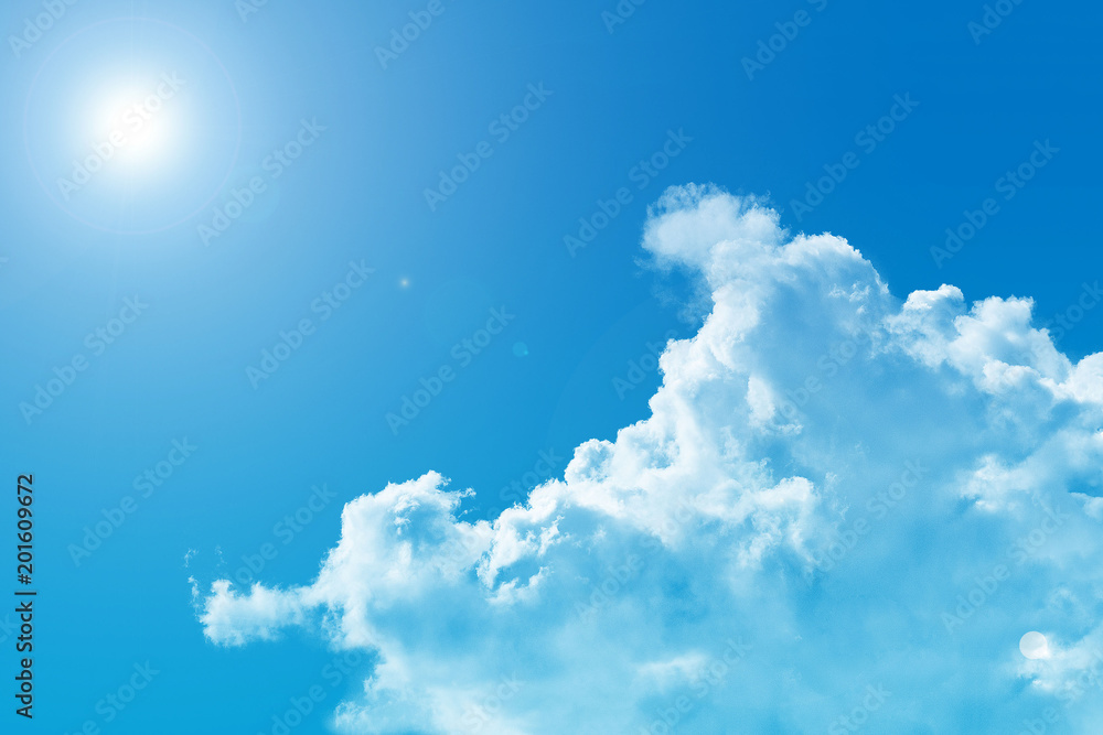 Fotomural 日差しが強い夏の青空と透ける白い入道雲 Ref Fotomural 日差しが強い夏の青空と透ける白い入道雲 Ref