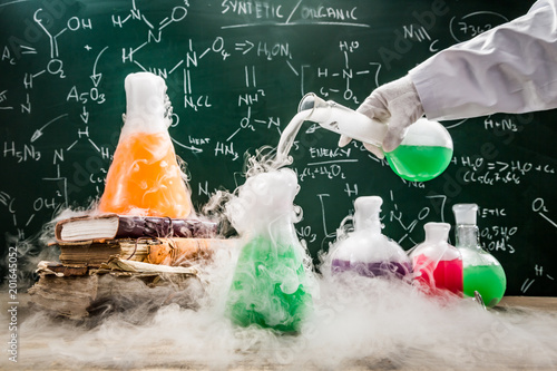 Fotografía Testing green chemical reactions in school laboratory