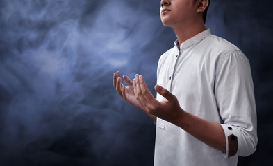 Poster - Muslim man praying