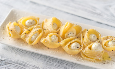 Poster - Lumaconi pasta stuffed with bocconcini