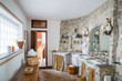 © StudioWout - Luxurious  bathroom in rustic house