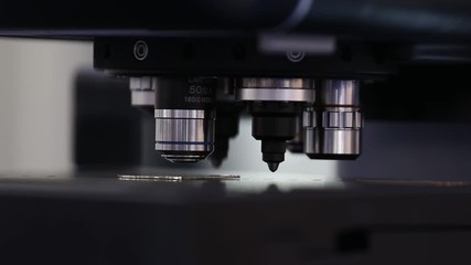 Leinwandbilder - Optic machine for precise measurement of part size and quality evaluation