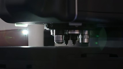 Leinwandbilder - Optic machine for precise measurement of part size and quality evaluation