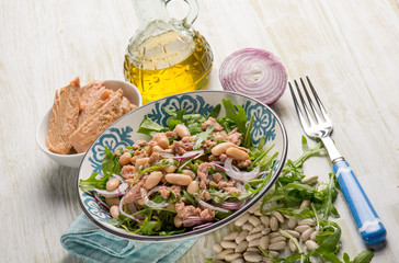 Wall Mural - salad with tuna cannellini beans arugula and red onion