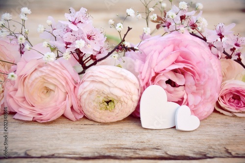 Blumen Zum Muttertag Geburtstag Hochzeit Ranunkeln Rosa Buy This Stock Photo And Explore Similar Images At Adobe Stock Adobe Stock