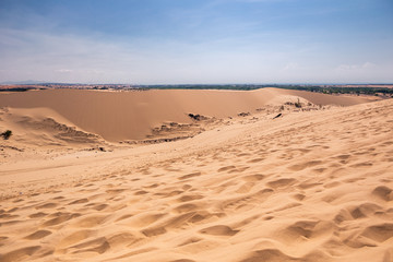 Desert and streaks in Mui Ne, Vietnam is a summer tour where Asian people can enjoy the place.