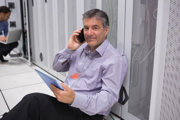 Aufkleber - Technician phoning on the floor with digital tablet