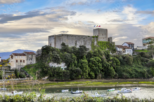 Fotografía Castle of the King, built in the Early Middle Ages, Cantabria, Northern Spain
