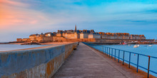 Panoramic View Of Walled City Saint-Malo With St Vincent Cathedral At Sunset. Saint-Maol Is Famous Port City Of Privateers Is Known As City Corsaire, Brittany, France