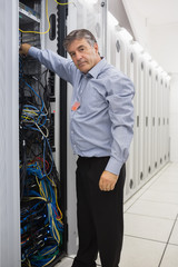Aufkleber - Technician working and repairing a server