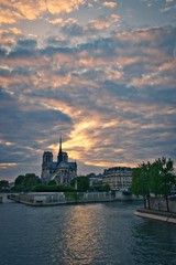 Fototapete - End of Day near Notre Dame de Paris Cathedral