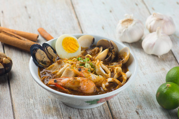 Poster - tom yam seafood noodle