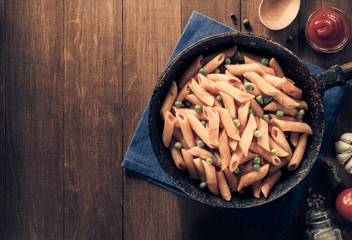 Poster - ready pasta on wood