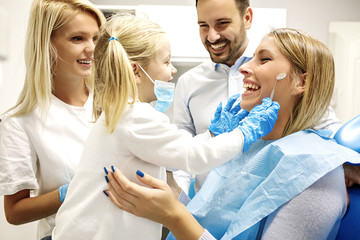 Canvas Print - Family in dental office