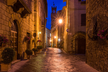 Fototapete - Beautiful alley in Pienza, Historic city, Old town, Tuscany, Italy