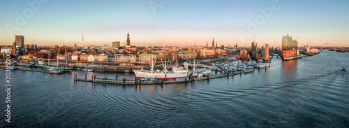 Fotografía Elbphilharmonie, Hafencity und St