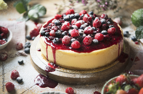 Fresh berry cheescake food photography recipe idea Lerretsbilde