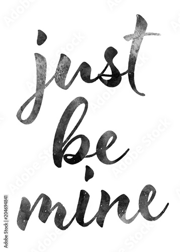 just-be-mine-czarny-napis-na-jasnym-tle