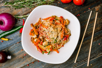 Wall Mural - Rice noodles with shrimp and vegetables