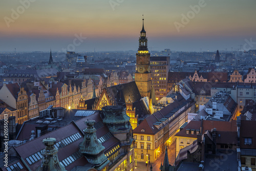 Plakat Wieczór nad wrocławskim rynkiem, widok na Rarusz - Wrocław, Polska
