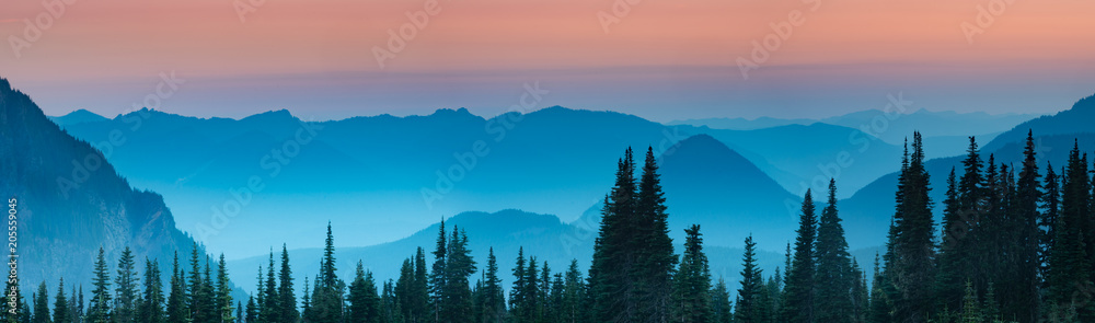 Blue hour after sunset over the Cascade mountains - obrazy, fototapety, plakaty 