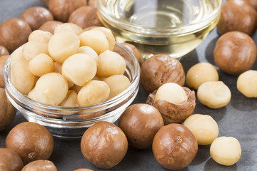 Sticker - Oil and macadamia nuts (Macadamia integrifolia)