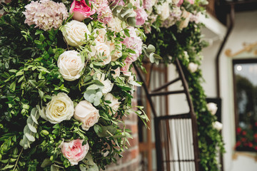 Wall Mural - Florist at work: how to make wedding decoration with vintage bir