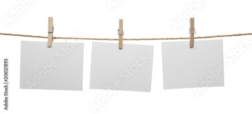 Cuadros en Lienzo White blank cards with copy space on rope isolated on white background
