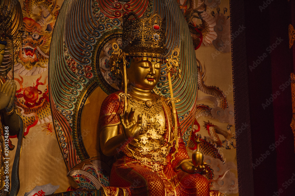 Buddyjskie rzeźby w świątyni w Singapurze - obrazy, fototapety, plakaty 