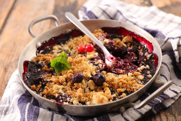 Wall Mural - berry fruit crumble