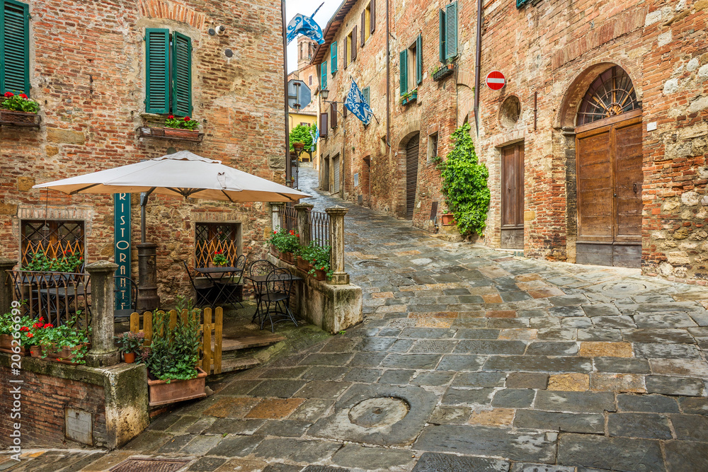 Beautiful alley in Montepulciano, Tuscany, Italy - obrazy, fototapety, plakaty 