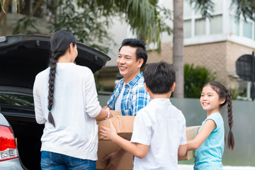 Wall Mural - Family moving