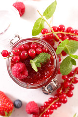 Sticker - berry fruit jam