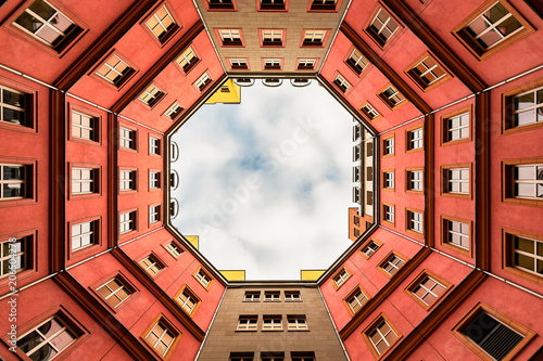 Photo Inner courtyard of apartment building