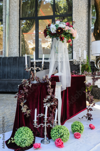 Wedding Decoration White Vintage Style With Red Claret Flowers