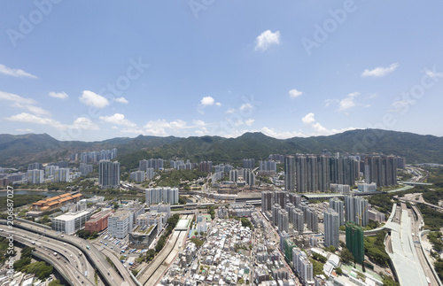 Plakat Powietrzny panarama widok na Shatin, Tai Bladym, Shing Mun rzeka w Hong Kong