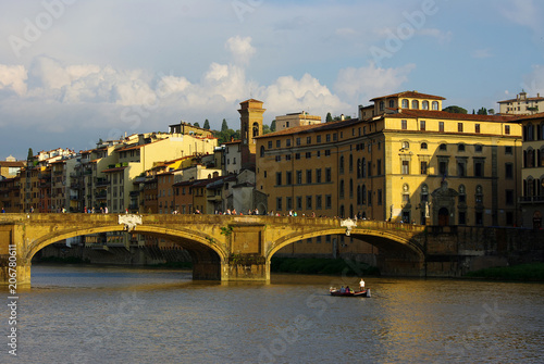 Plakat Widok Arno rzeka w Florencja, Tuscany, Włochy