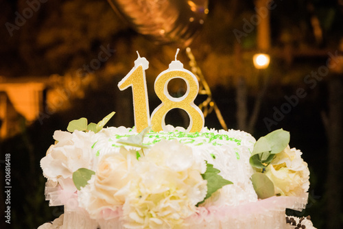 Torta Per Il Compleanno Di 18 Anni Stock Photo Adobe Stock