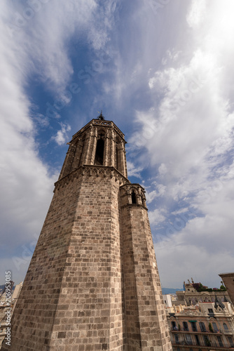 Zdjęcie XXL Dzwonnica katedry w Barcelonie - Hiszpania